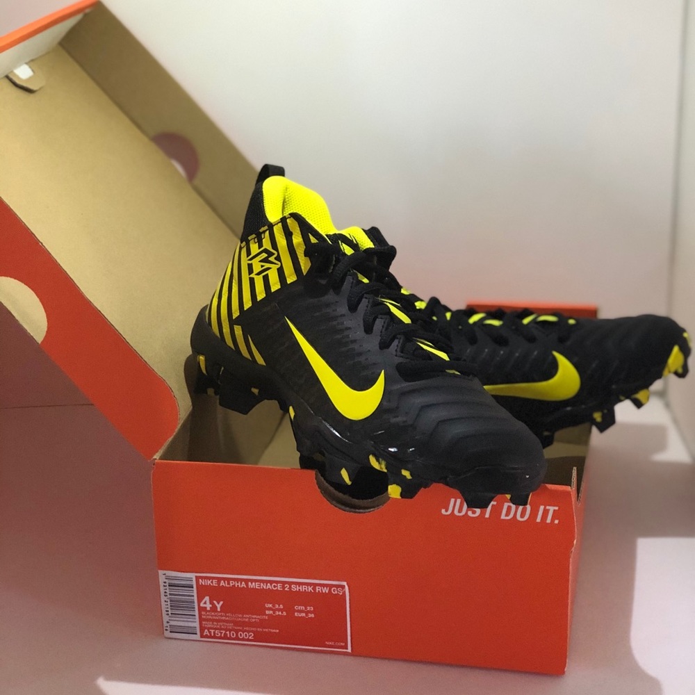 Nike Alpha Menace 2 (Football Cleats)